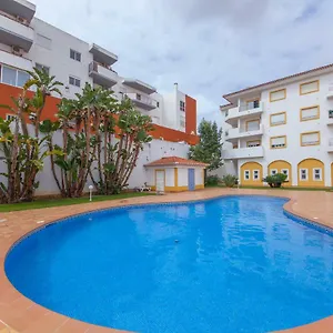 De 100 M2 Com 2 Lagos